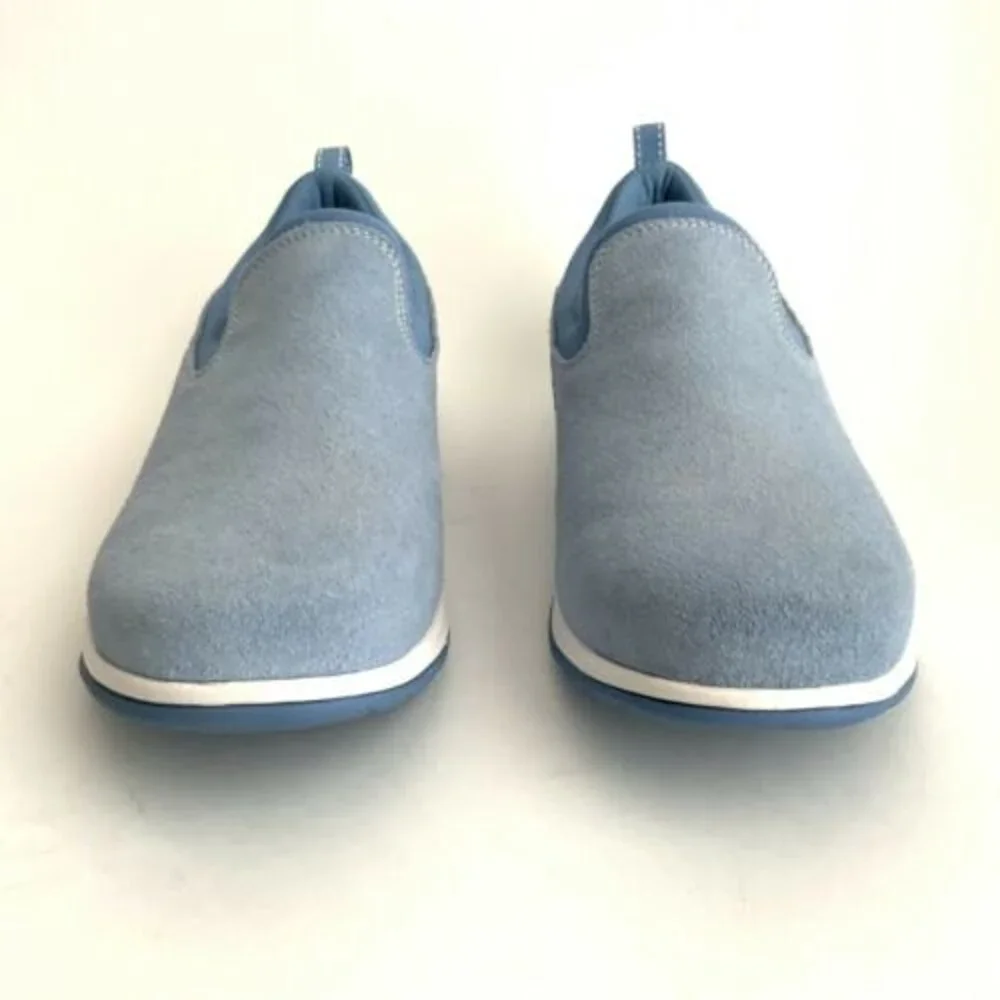 Lands End blue accent